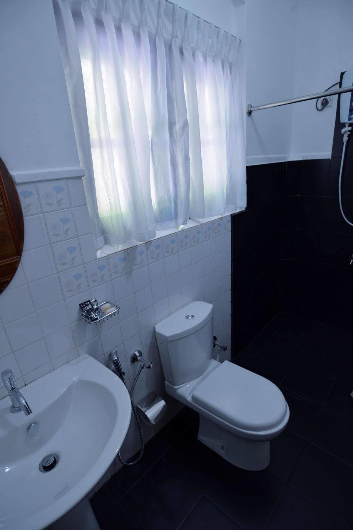فندق Pearl House كاندي المظهر الخارجي الصورة